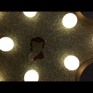 Disney princess Belle 2002 Rare Disneyland pin!